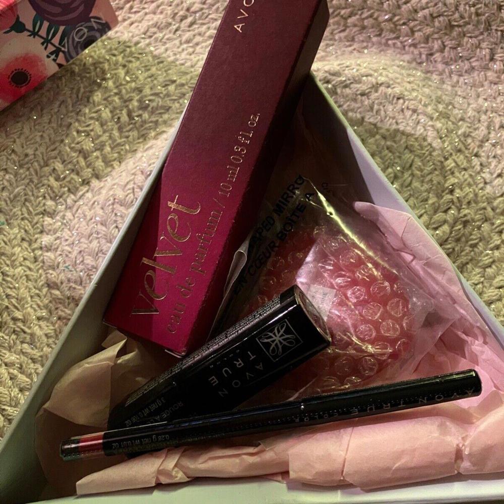 Avon "Red Velvet Perfume sampler box" NOS